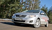 ������� Toyota Corolla � ����������� ����� Camry, �� ���� �������������, ����� � ����� ������ � ��������